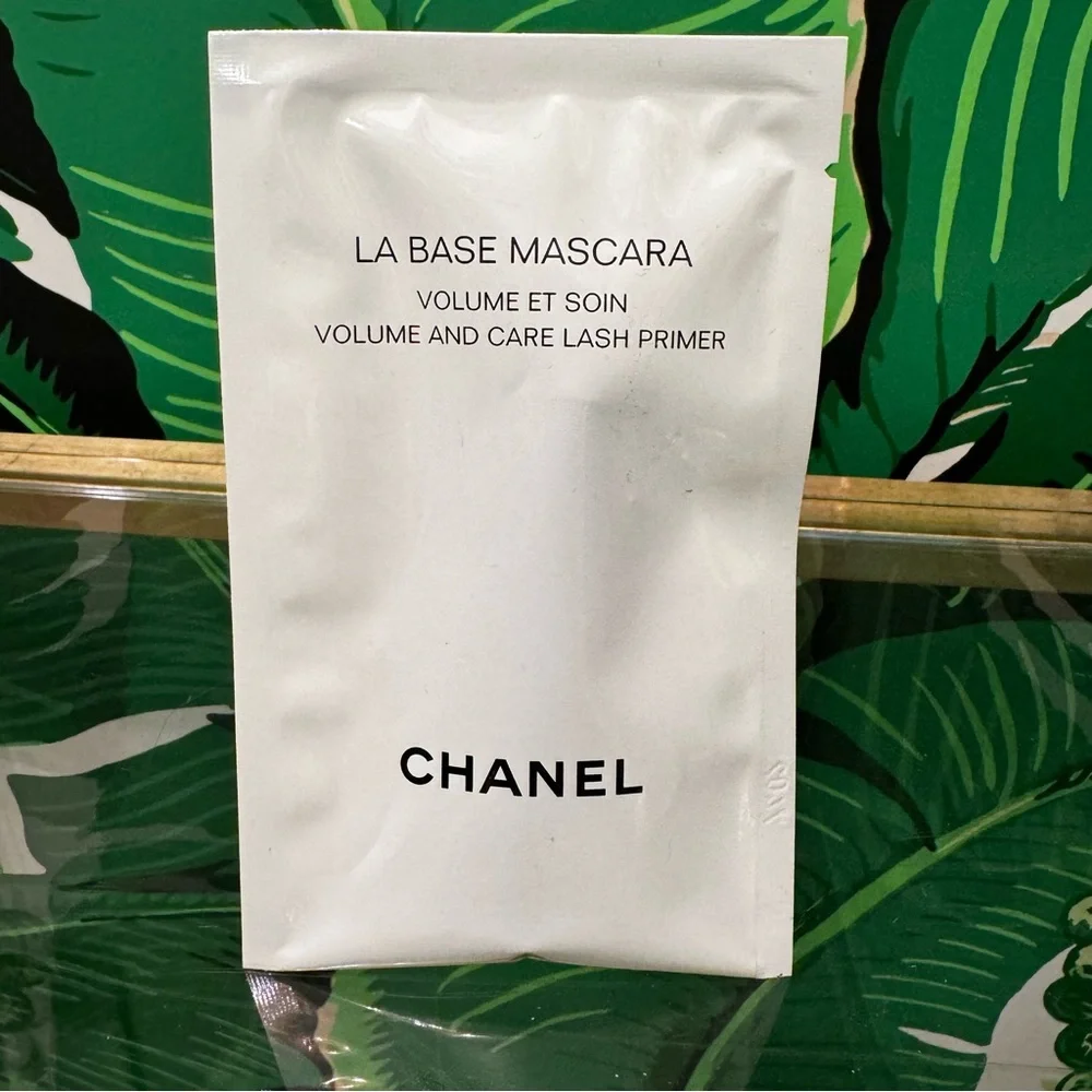 NWT CHANEL La Base Mascara Volume & Care Lash Primer Mini 1ml Sealed